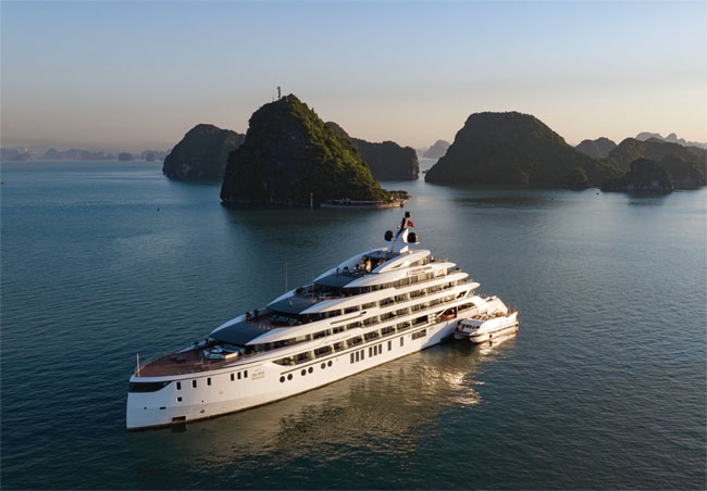 Top 5-Star Luxury Cruises in Halong Bay Vietnam