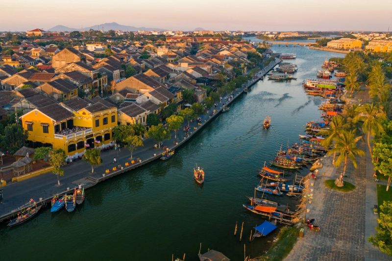 Bersepeda di Hoi An - Tur Insentif Dua Mutiara Vietnam